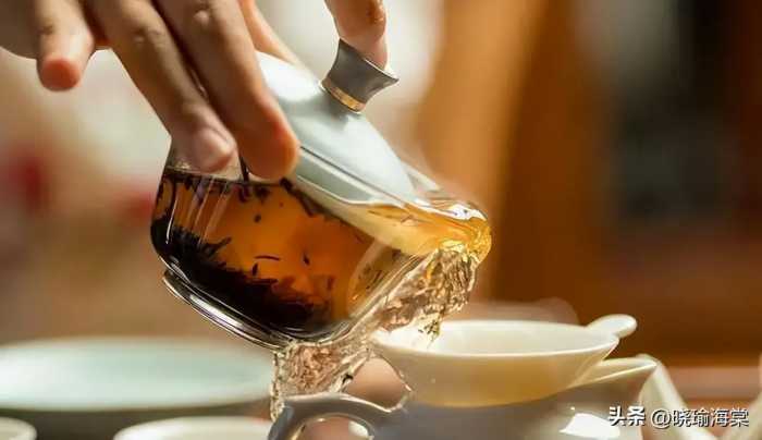“反向喝茶”不可取，奉劝爱喝茶的人，尽量远离喝茶时的4个误区