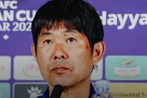 日本队出线，可怕的还是主教练的赛后发言！国足主教练啥也不是